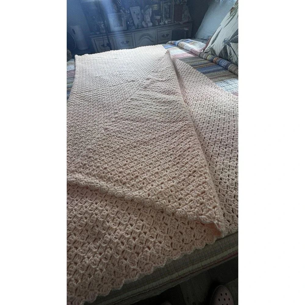VTG Handmade Peach Crocheted Bedspread Coverlet 72x70 Peach Not Pink